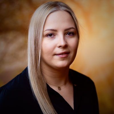 Martyna Dębska - psycholog, socjolog, trenerka biznesu oraz specjalistka ds. doradztwa zawodowego.